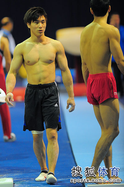 Xích bạc thượng trận (赤膊上阵)